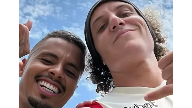 Corinthians inicia negociações para contratar jogador do Flamengo e abre conversas com David Luiz