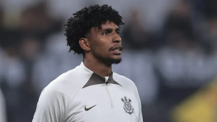 Corinthians tem nova garantia rejeitada pelo Flamengo para permanência de Hugo Souza