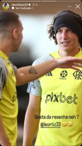 David Luiz questiona Léo Ortiz durante treino no CT do Flamengo.