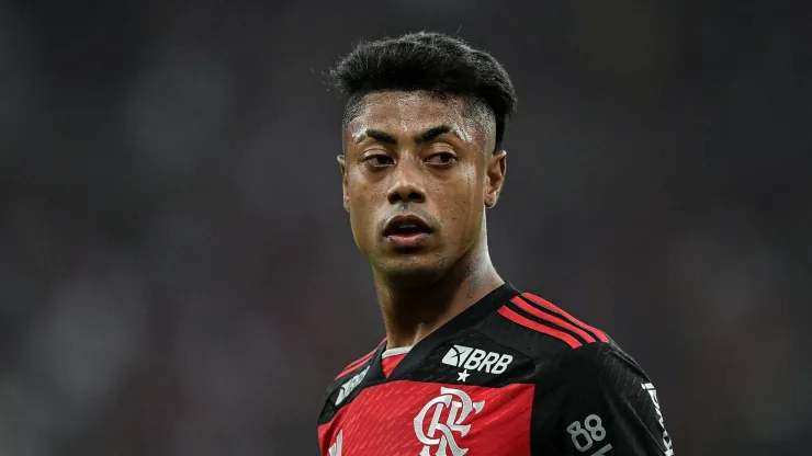 Ex-árbitra concorda com a expulsão de Bruno Henrique no Flamengo.