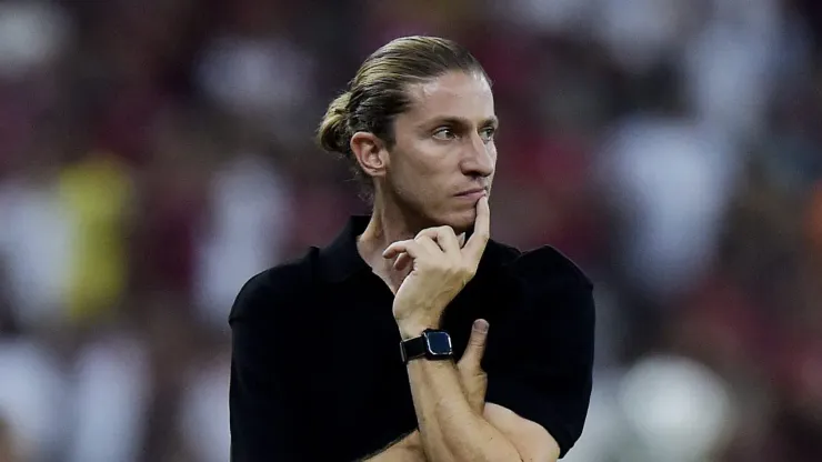 Filipe Luís segue os passos de Jorge Jesus no vestiário do Flamengo