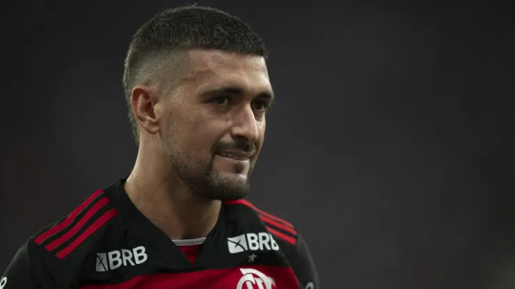 Flamengo pode negociar Arrascaeta por R$ 2 milhões para liberar o jogador