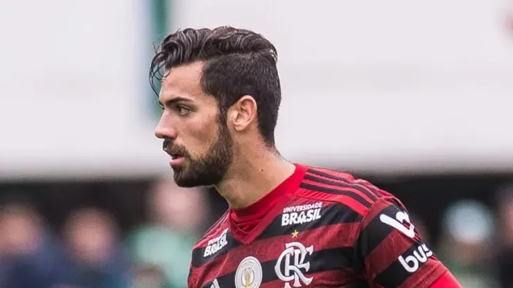 Flamengo tem chance aberta de acertar retorno de Pablo Marí através de pré-contrato.