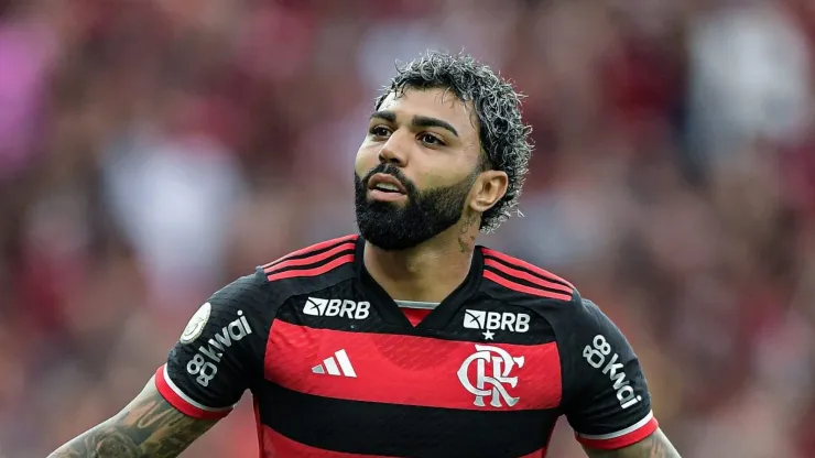 Gabigol pode perder vaga no time do Flamengo para Filipe Luís.