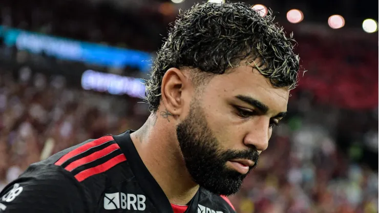 Gabigol tem mais impedimentos do que finalizações no Flamengo.