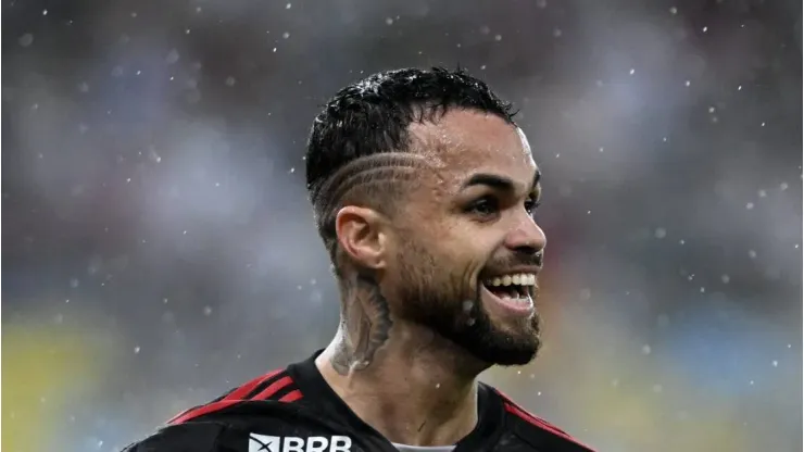 Michael e Alcaraz podem surpreender na formação do Flamengo contra o Corinthians.