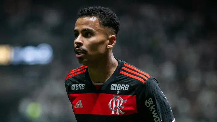 Torcida do Flamengo pede saída de Allan após Fla x Flu: “Queremos que aconteça o mais rápido possível”