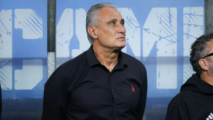 Varela perde espaço no Flamengo com título de campeão com Tite