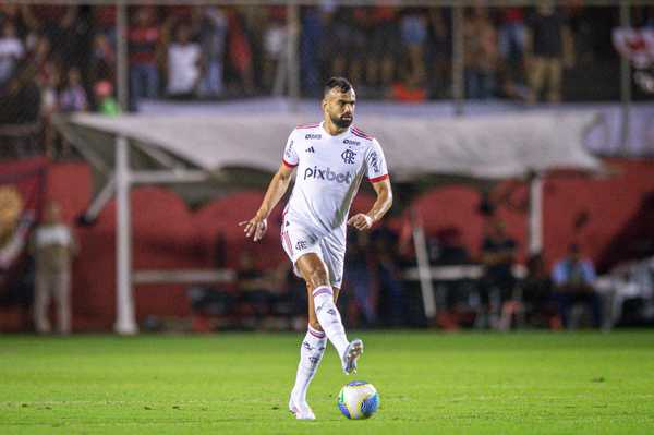 Análise do VAR sobre gol anulado de Fabrício Bruno no jogo entre Vitória e Flamengo é divulgada pela CBF