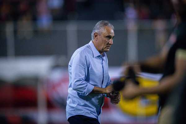 Tite menciona desconcentração em gol sofrido pelo Flamengo e sugere: “Reduzam os estaduais”