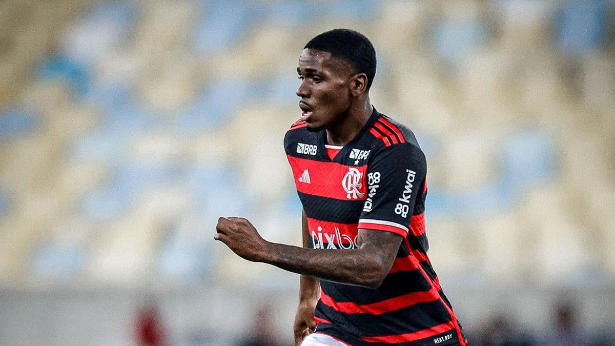 Flamengo agenda encontro com Evertton Araújo para renovar contrato.