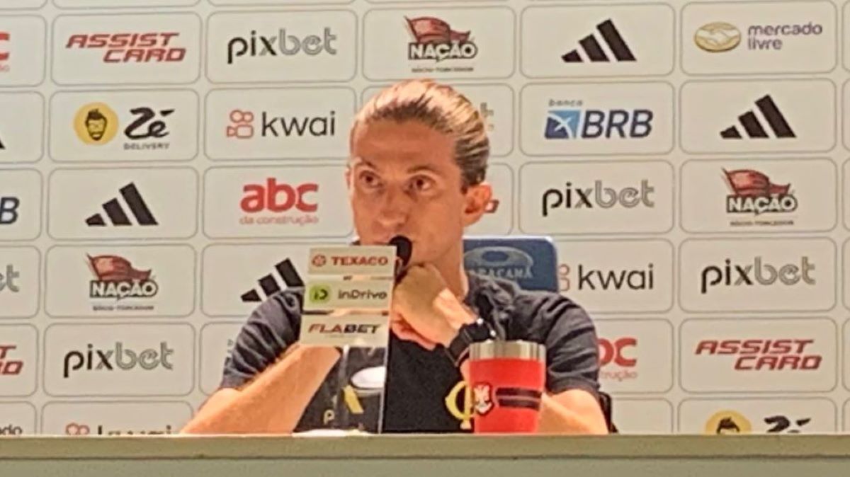 Filipe Luís elogia jogadores do Flamengo após triunfo