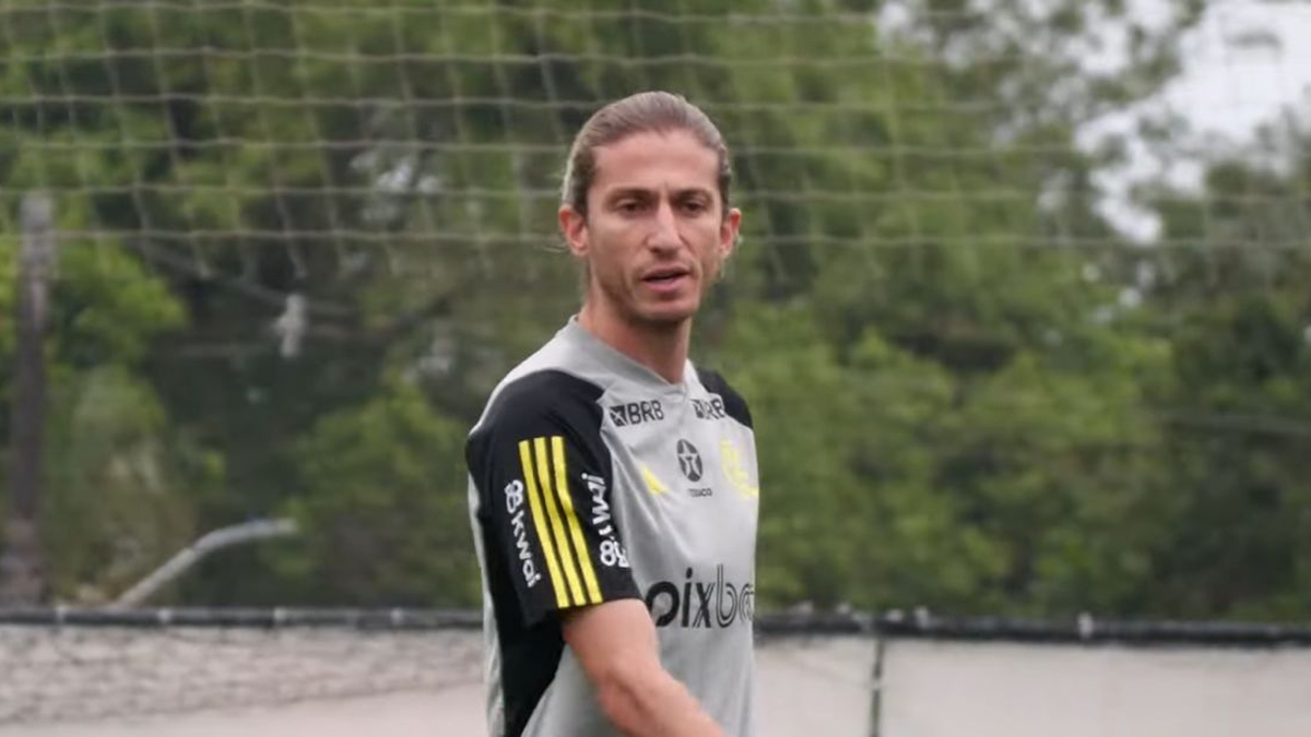 Filipe Luís pode utilizar novo quarteto defensivo no Flamengo