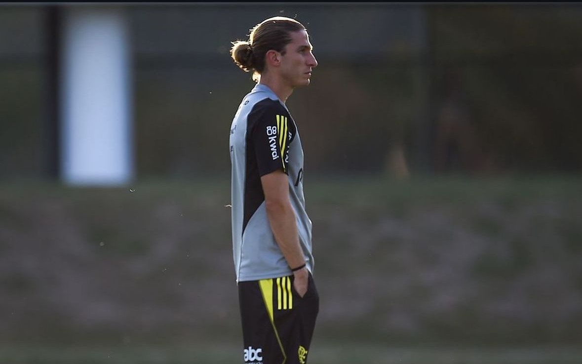 Flamengo recebe reforço no ataque com Filipe Luís em partida contra o Bahia pelo Brasileirão