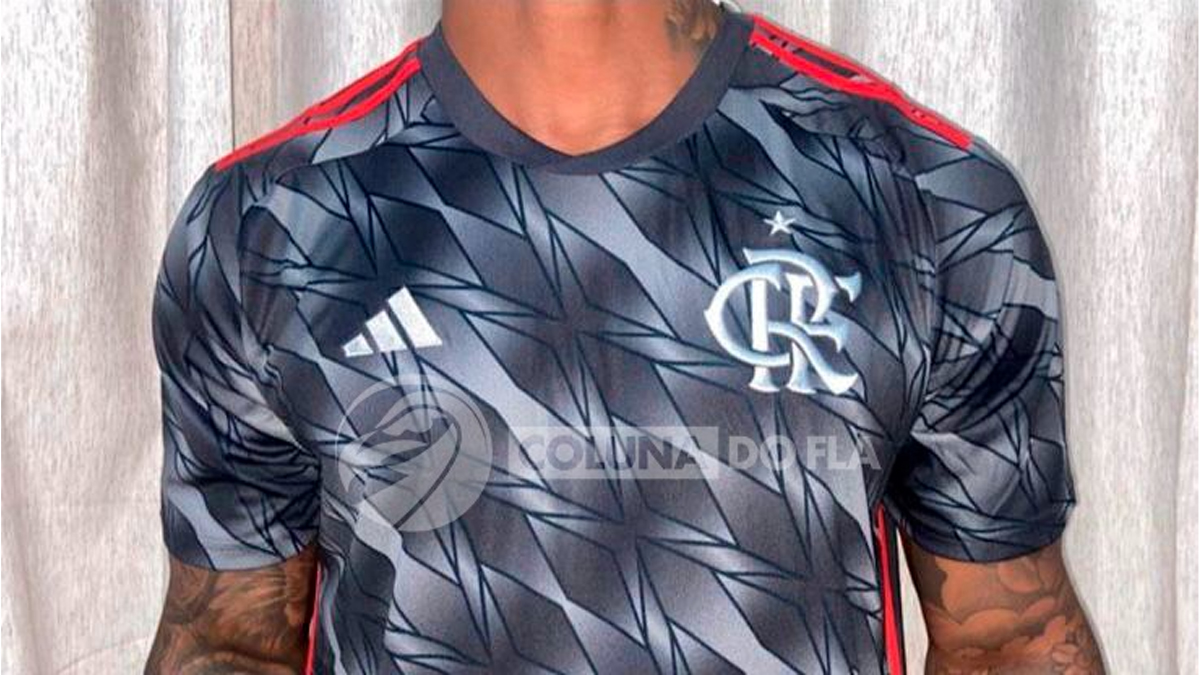 Confira a foto da nova terceira camisa do Flamengo.