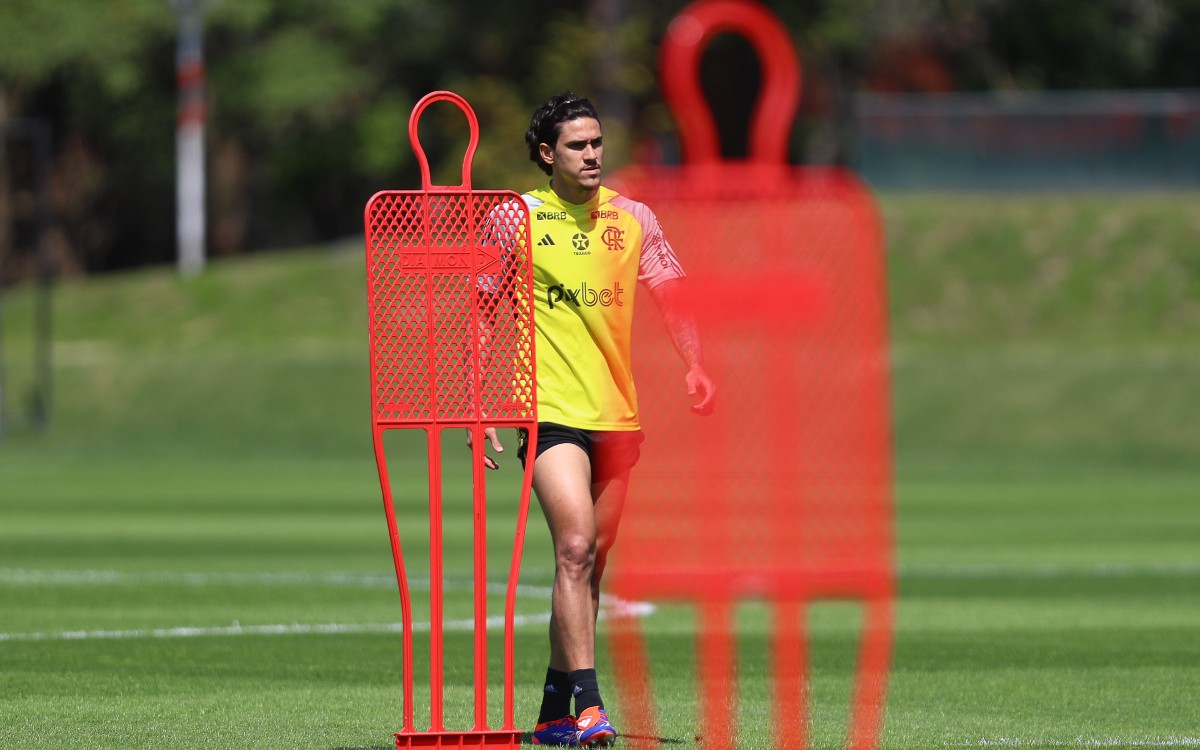 Flamengo terá 5 ausências e 3 contratações para confronto contra o Corinthians.