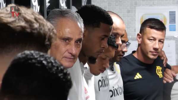 Tite se emociona no vestiário do Flamengo: “Não tenho muito tempo, mas vou guardar esses momentos”