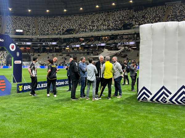 Conversa entre Rodolfo Landim e Rubens Menin sobre estádio antes de Atlético-MG x Flamengo