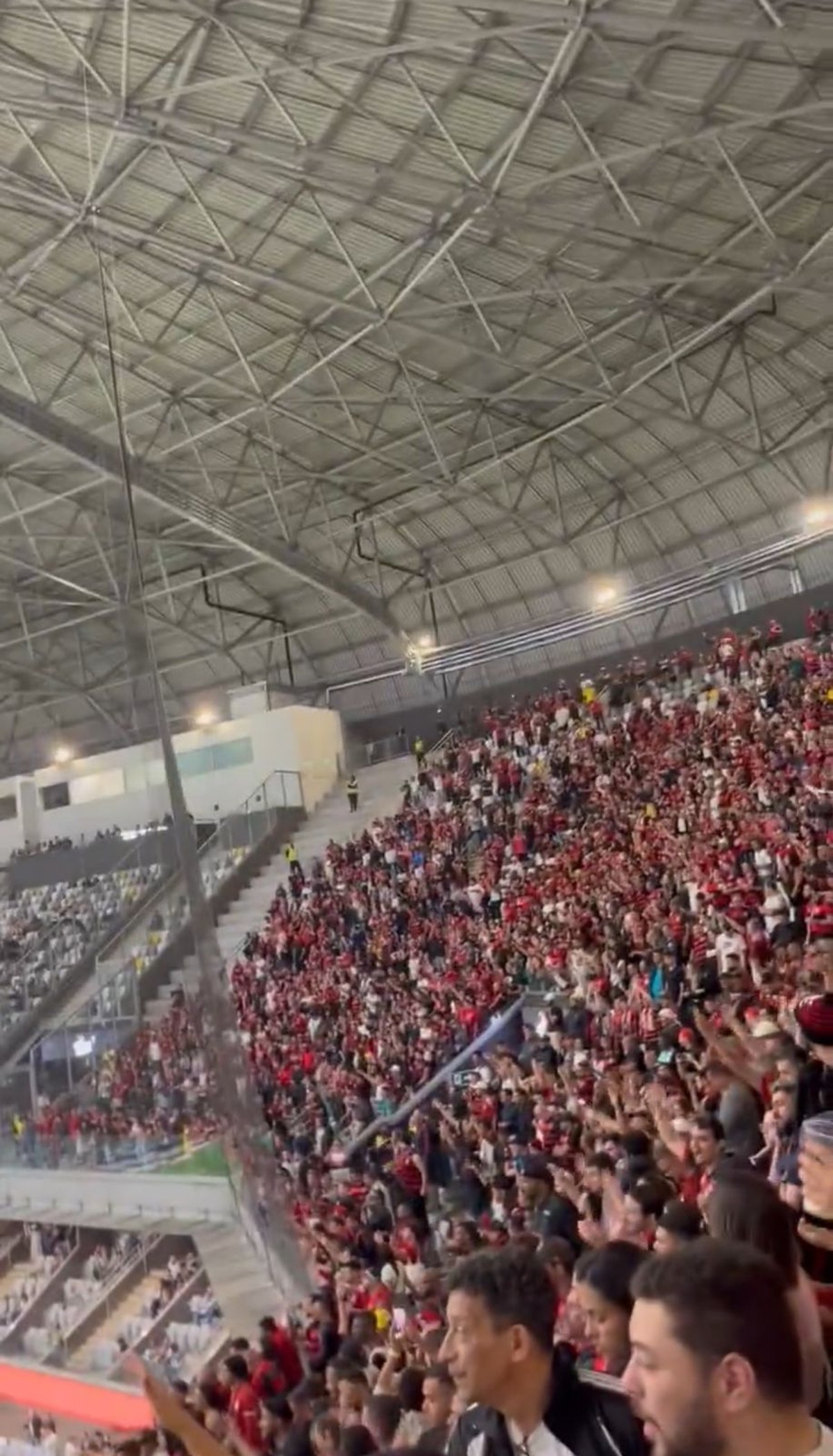 Torcida do Flamengo provoca atleticanos com gritos de ‘eu acredito’ na Arena MRV; confira os vídeos