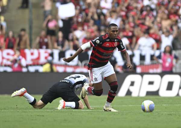 Lorran se impressiona com precisão da “G”, mas lamenta lesão no gol pelo Flamengo: “Só quebrei o pé”