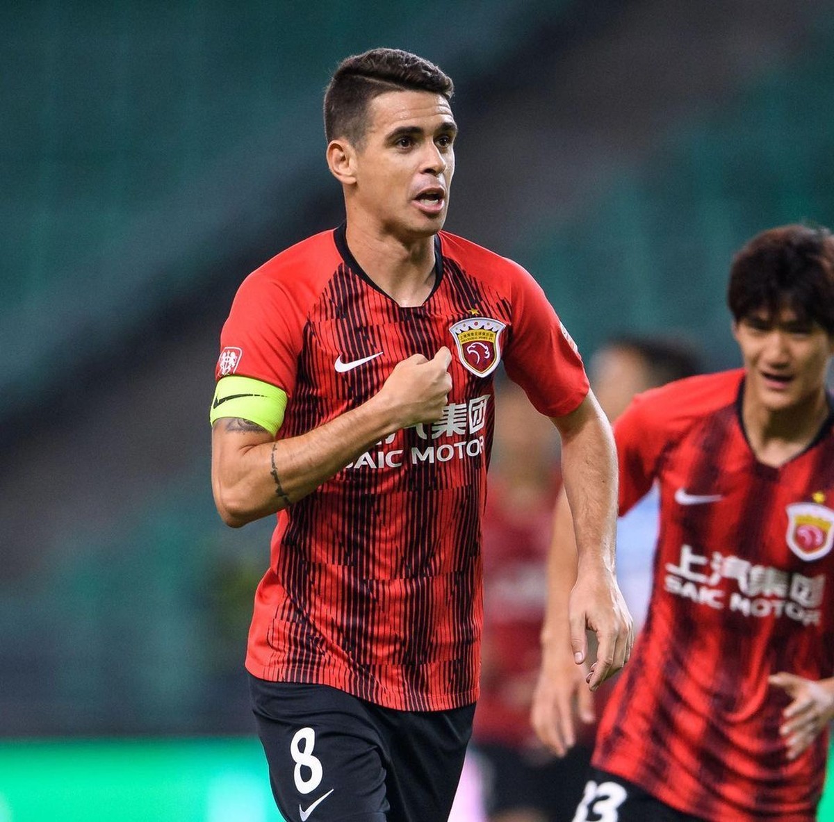 Flamengo planeja contratar Oscar, que marca três gols pelo Shanghai Port e é observado por rubro-negros