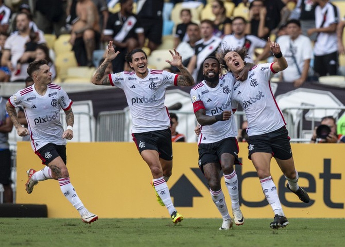 Flamengo alcança recorde de melhor ataque da história dos pontos corridos com goleada de 6 a 1 sobre o Vasco