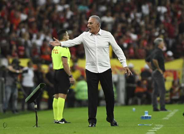 Tite identifica soluções para o Flamengo em meio ao aumento de desfalques