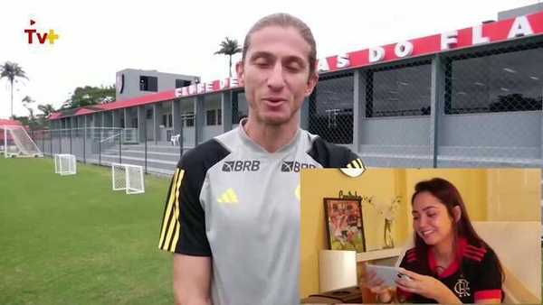 Filipe Luís, jogador do Flamengo, grava mensagem especial para casal do chá revelação que homenageou o ex-lateral; assista