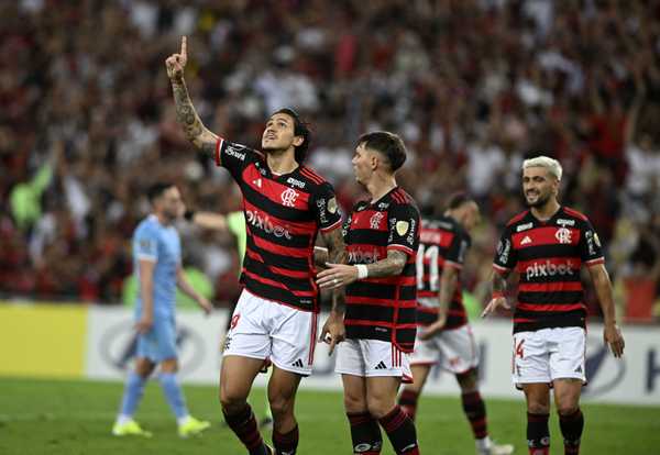 Conmebol denuncia Flamengo por utilização de artefatos pirotécnicos e sinalizadores contra Bolívar no Maracanã