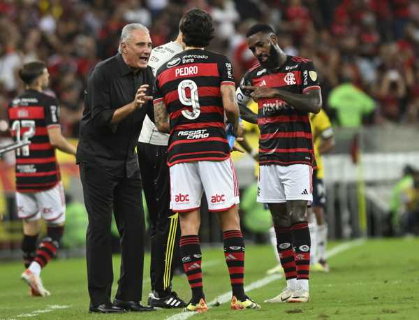 Tite pede apoio da torcida e acredita no Flamengo para decidir em casa ou fora