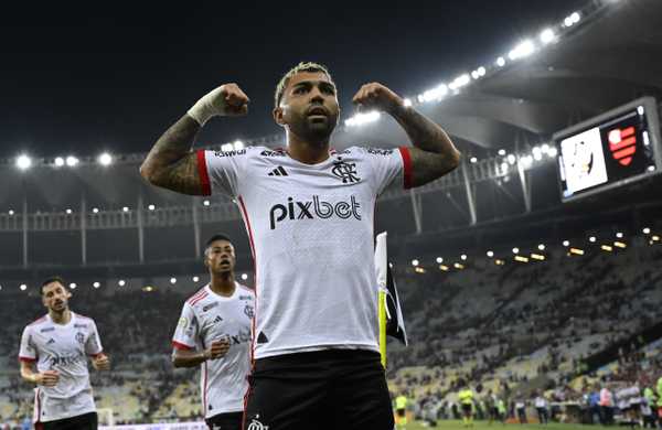 Gabigol é criticado, marca gol, recebe aplausos e declara amor ao Flamengo: “Quero permanecer por um longo período”