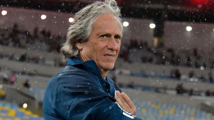 Após a saída do Al-Hilal, Jorge Jesus conversa com BAP sobre possível retorno ao Flamengo. Sinal positivo do treinador para permanecer no clube.