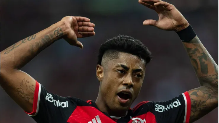 Bruno Henrique celebra marca histórica atingida no Flamengo após conquistar título.