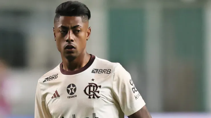 Bruno Henrique durante aquecimento antes do duelo contra o Cruzeiro - Foto: Gilson Lobo/AGIF