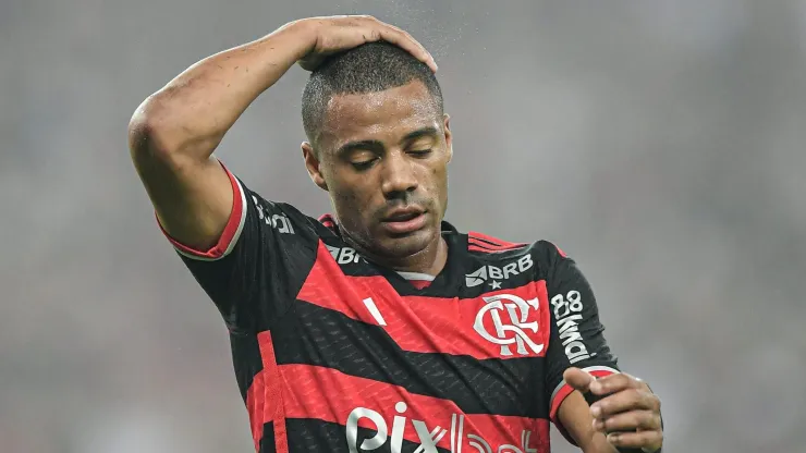 De La Cruz lidera a fila e aumenta a dívida do Flamengo.