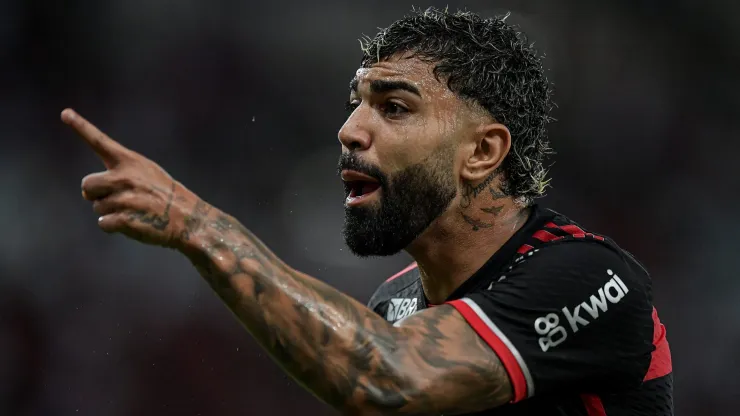 Negociação entre Gabigol, do Flamengo, e Cruzeiro não avança, impedindo transferência.