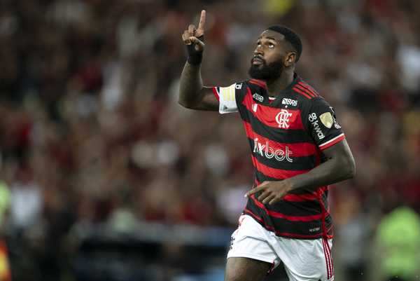 Gerson compartilha emoções do médico do Flamengo e fala sobre o risco de parar de jogar futebol