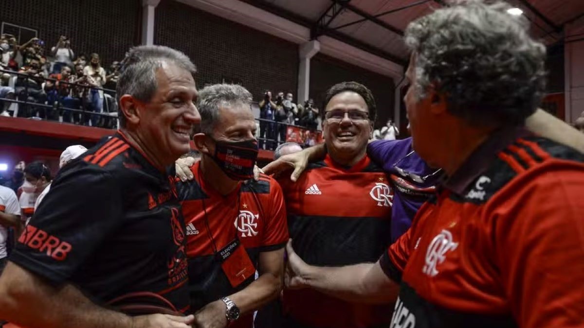 Candidatos à presidência do Flamengo debatem acirradamente sobre Landim.