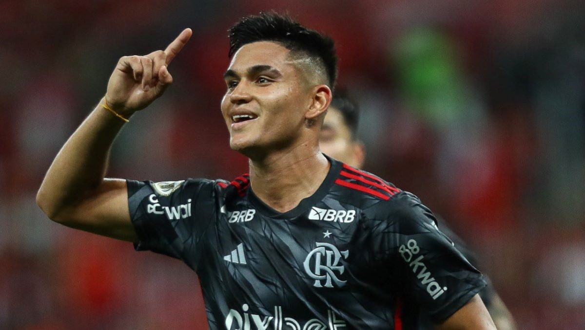 Alcaraz é a maior contratação da história do Flamengo com custo superior a R$ 125 milhões; confira a divisão dos valores