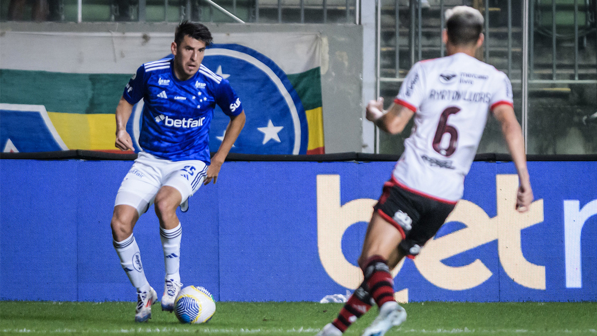 Flamengo estabelece novo recorde histórico após triunfo sobre o Cruzeiro.