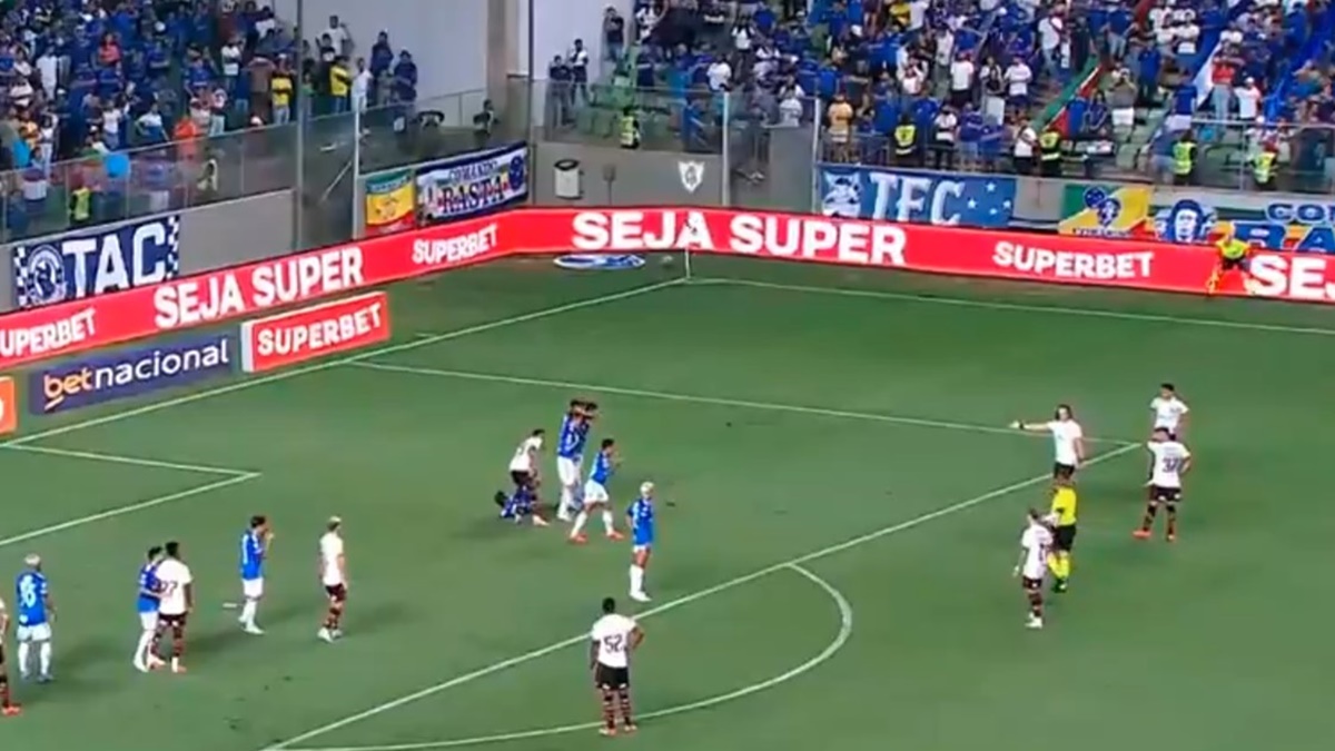 Gol de David Luiz é uma reprisagem do sub-20 na partida de Filipe Luís