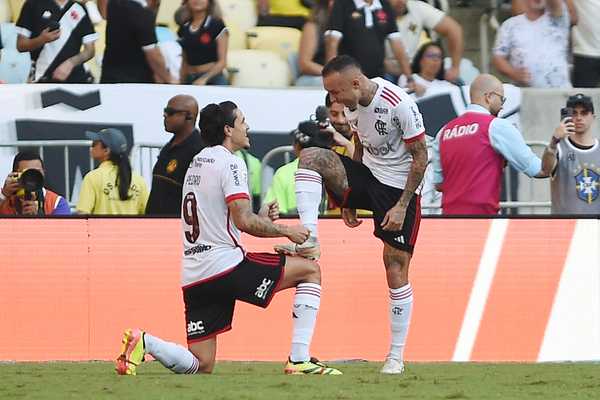 Análise: Flamengo tem atuação cinematográfica em sua maior goleada sobre o Vasco, tanto dentro de campo quanto nas arquibancadas.