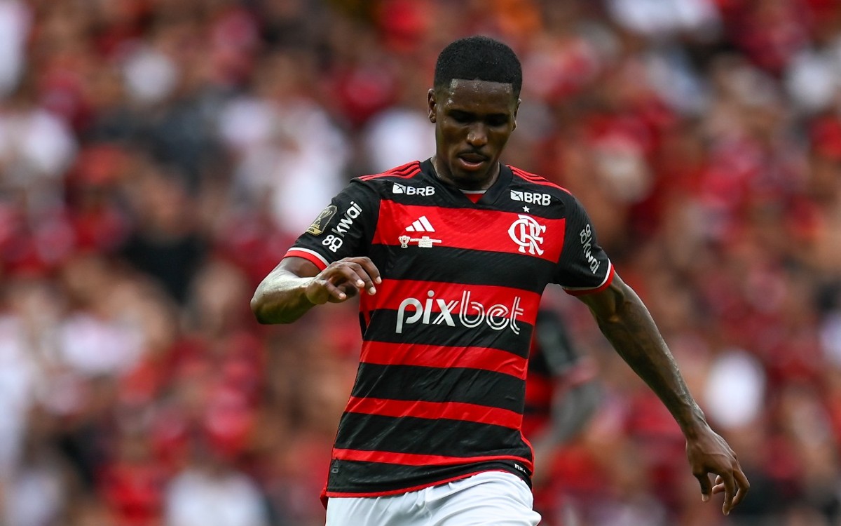 Analise a performance de Evertton Araújo no jogo do Flamengo pela Copa do Brasil.