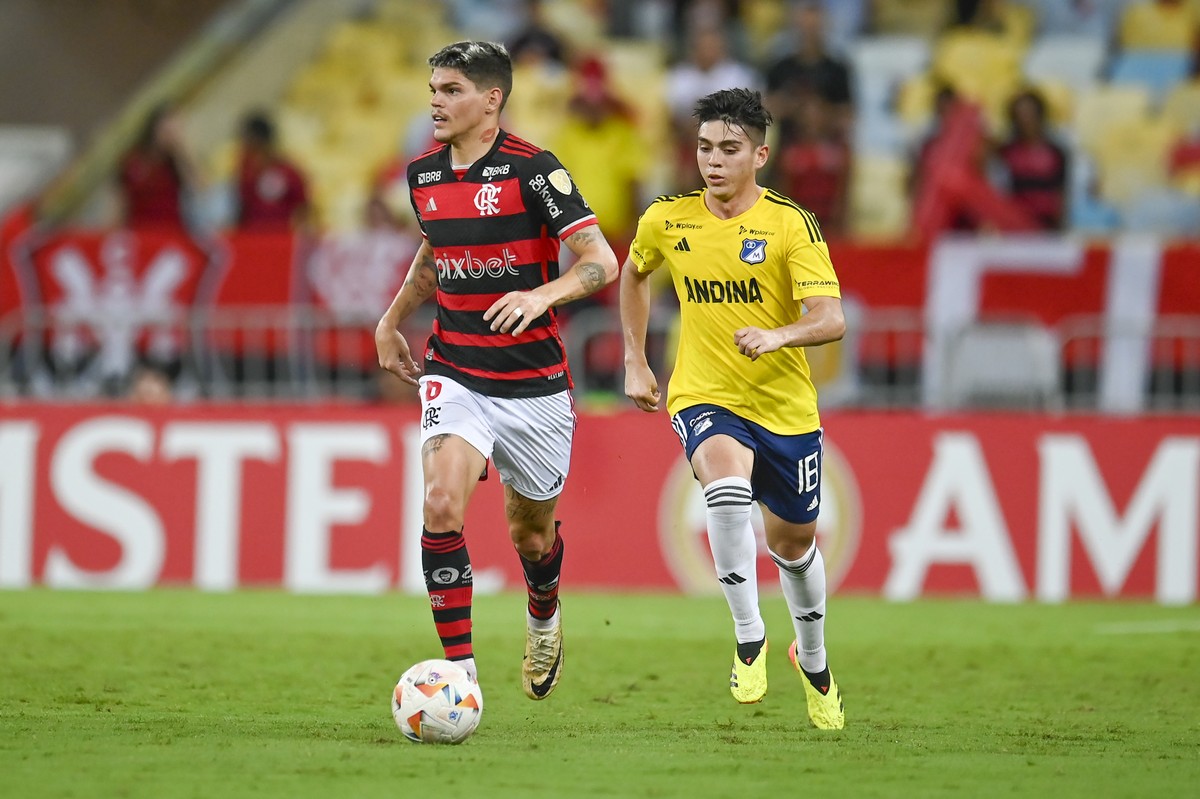 Flamengo confirma lesão na coxa de Ayrton Lucas e corre risco de perder Viña para o Uruguai