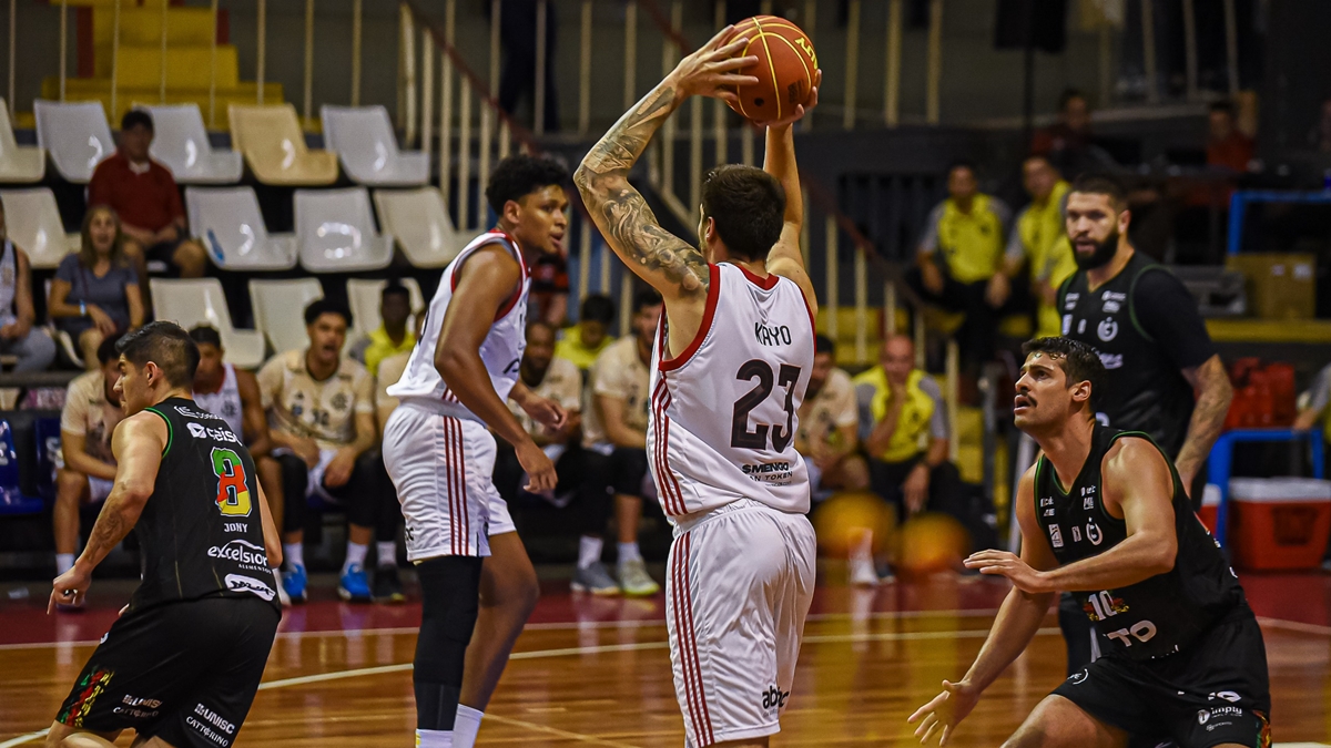 Flamengo domina União Corinthians e se reabilita no NBB