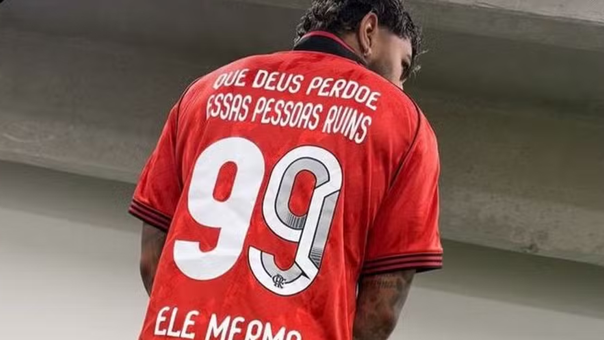 Jogador do Flamengo é criticado ao postar foto de Gabigol