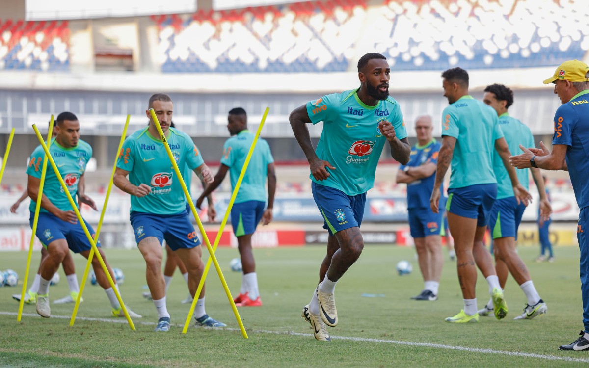 Escalador do Time do Brasil para o Jogo de Hoje Definido por Dorival