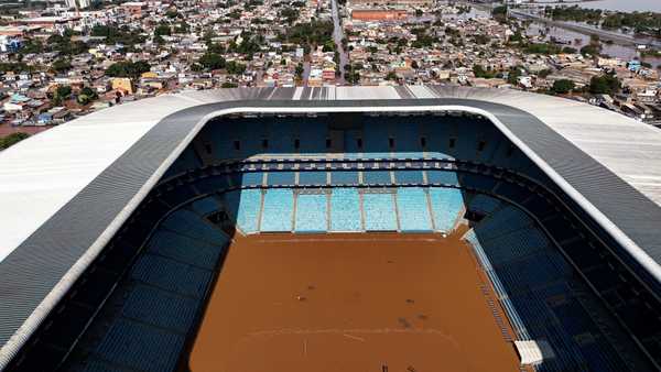 CBF interrompe duas rodadas do Brasileirão devido às enchentes no Rio Grande do Sul.