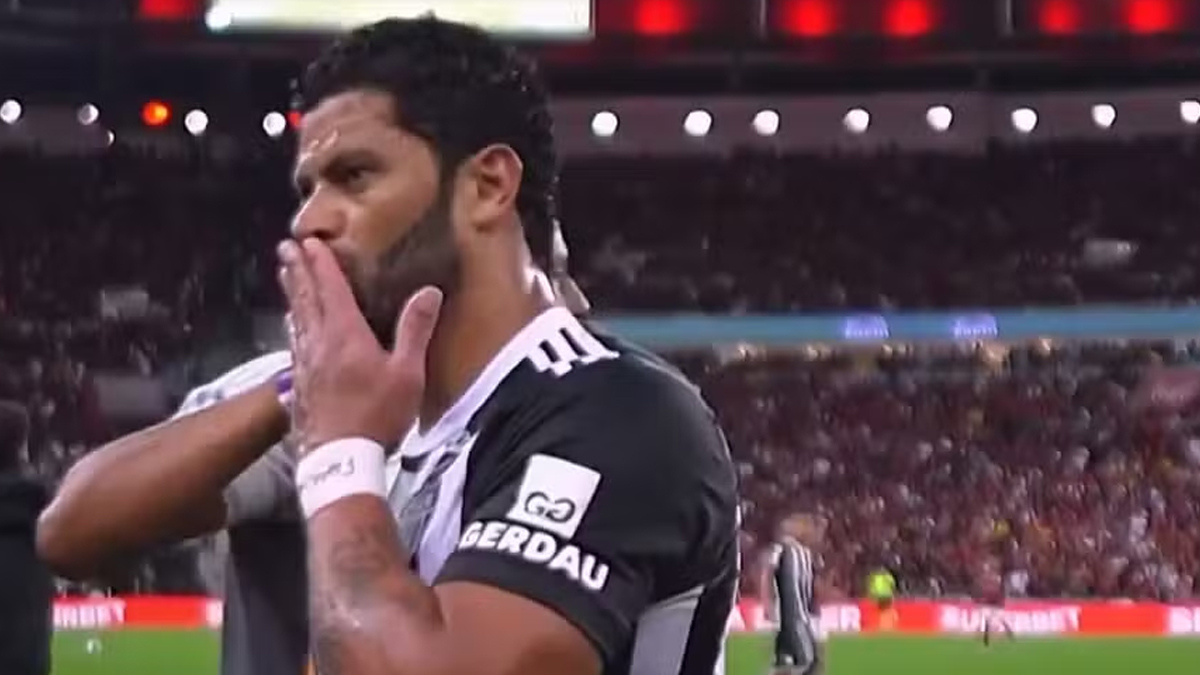 Hulk tem uma reação surpreendente diante da provocação da torcida do Flamengo