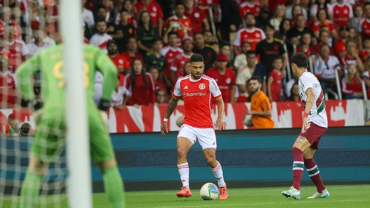 Internacional derrota Fluminense e retira Flamengo do G-4.